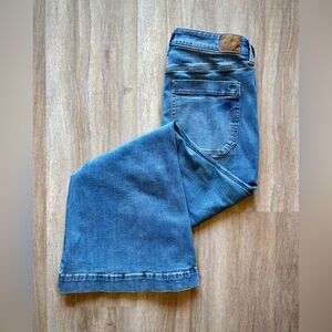 Women's American Eagle Light Blue High Waisted Super Stretchy Denim Flare Jeans